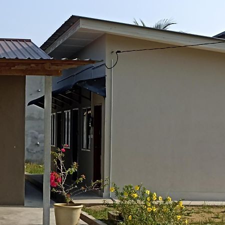 Depulauserai Roomstays Pekan Ngoại thất bức ảnh